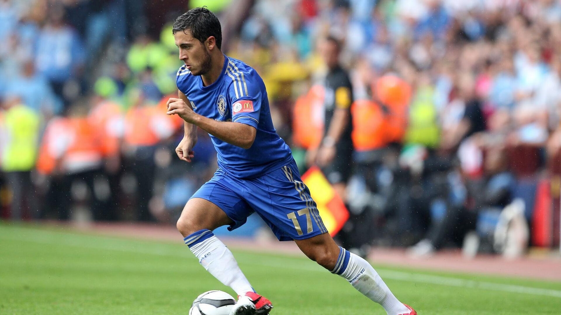 湖人内线球员频频抢板打乱对手节奏，湖人内扛