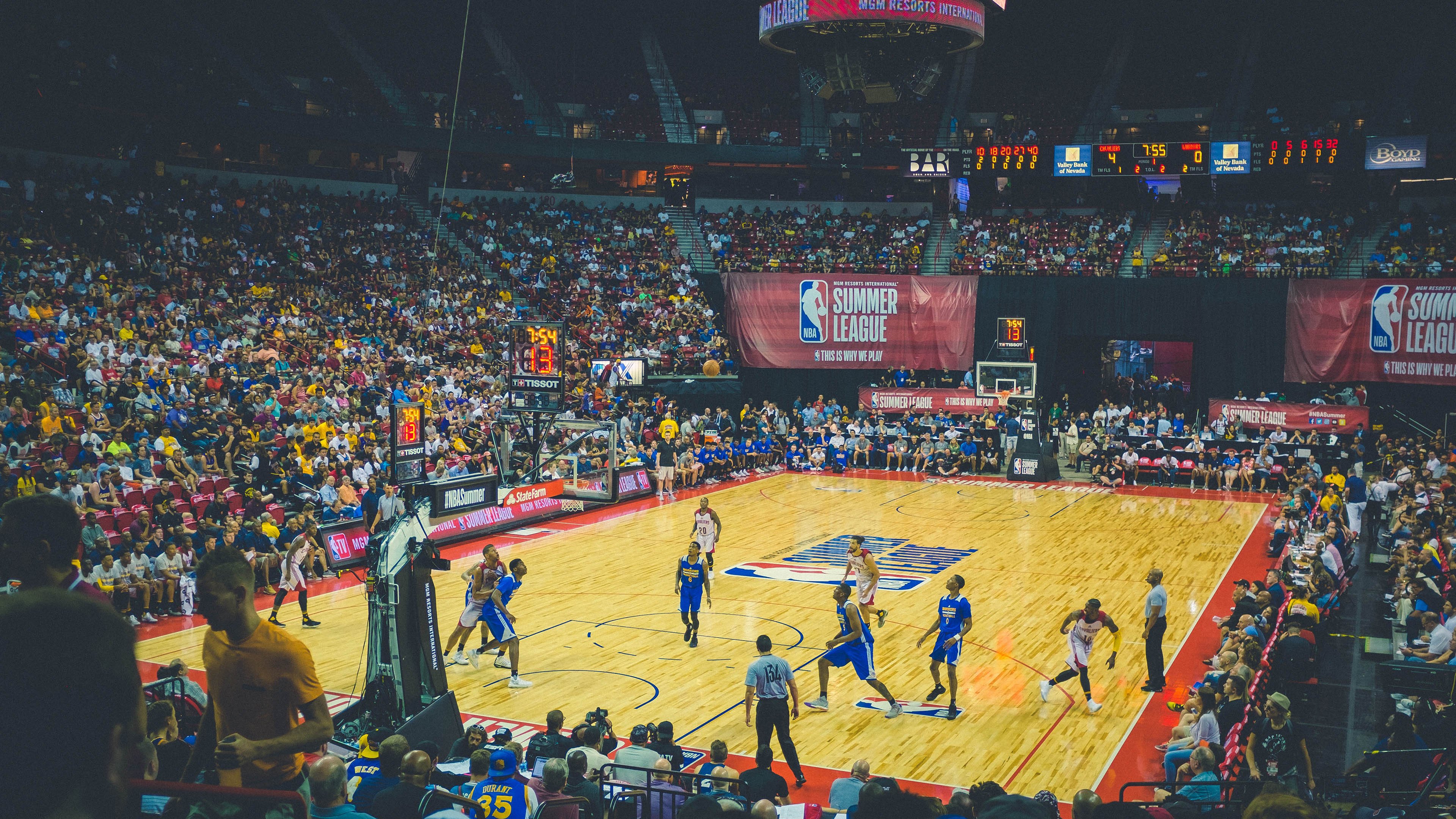 球员交流赛带动文化旅游，赛地经济见增长，球赛人员